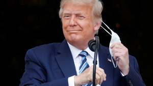 Ông Trump gọi tác giả cuốn sách lên án mình là 'đồ bỏ'