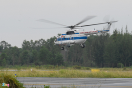 Video: Trực thăng trinh sát mang hàng cứu trợ vào Rào Trăng 3