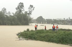 Bé gái 2 tuổi mất tích, nghi bị lũ cuốn trôi ở Hà Tĩnh