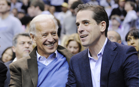 Joe-Hunter Biden và nhà Trump: Bầu cử Mỹ nhìn từ các mối quan hệ cha con