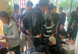 Thủ tướng Nguyễn Xuân Phúc gọi điện cho Phó Thủ tướng Trịnh Đình Dũng giữa đêm