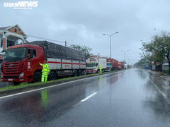 Thủ tướng Nguyễn Xuân Phúc gọi điện cho Phó Thủ tướng Trịnh Đình Dũng giữa đêm