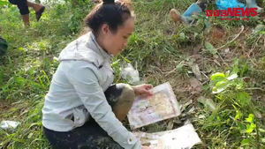 Dựng nhà tạm cho dân ở ngôi làng bị ‘xóa sổ’ sau sạt lở núi