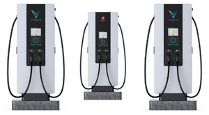 Ảnh: Cận cảnh xe buýt điện VinBus lăn bánh trên đường phố Hà Nội