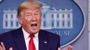 Trump phấn khích, theo dõi kết quả từ Nhà Trắng với gia đình