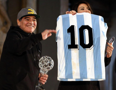 HLV Villas-Boas: 'FIFA nên treo áo số 10 ở mọi CLB để tưởng nhớ Maradona'