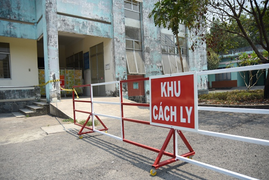 Hai nhân viên quán cà phê liên quan ca COVID-19 có kết quả âm tính lần 1