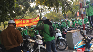 Chuyên gia phản bác quan điểm của Grab về dịch vụ chở khách bằng xe hai bánh