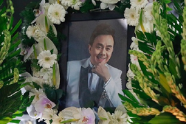 Viếng Chí Tài, ca sĩ Hà Phương góp 50 nghìn USD vào quỹ từ thiện mang tên ông