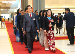 Ảnh: Đại biểu dự khai mạc Đại hội Đại biểu toàn quốc lần thứ XIII của Đảng