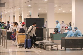 Xét nghiệm COVID-19 cho toàn bộ nhân viên sân bay Cần Thơ