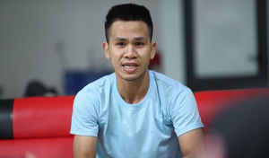 Video: Nỗi niềm trăn trở của người hùng sau khi cứu bé gái rơi từ tầng 13