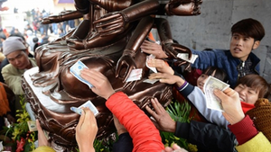 Đến cửa Phật, xin đừng hối lộ