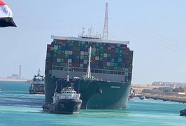 Nữ thuyền trưởng xinh đẹp chịu tiếng oan trong vụ tàu hàng mắc kẹt kênh Suez