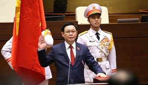 Ảnh: Ông Vương Đình Huệ tuyên thệ nhậm chức Chủ tịch Quốc hội
