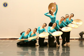 Học sinh ra trường trắng tay: 'Phụ huynh có quyền yêu cầu trường Múa bồi thường'