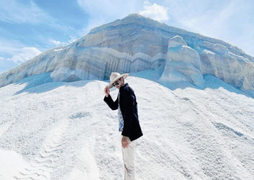 300 con cừu đeo nơ trình diễn 'catwalk' trên phố tại Ninh Thuận