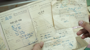 Đồng bào dân tộc thiểu số ở 4 huyện biên giới Nghệ An rộn ràng đi bầu cử sớm 