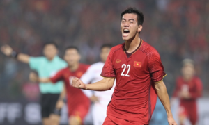 Video: Tiến Linh xuất sắc ghi bàn, Việt Nam 1-0 Indonesia