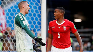 Ngôi sao Thụy Sĩ Akanji tại EURO 2020: Bặm trợn bên ngoài, thiên tài bên trong