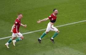 Video: Attila Fiola sút tung lưới tuyển Pháp, Hungary gây sốc