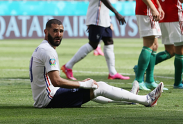 Tuyển Pháp hòa nhạt nhẽo, Benzema sắp mất suất đá chính ở EURO 2020