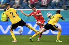 Kết quả EURO 2020: Lewandowski lập cú đúp, Ba Lan vẫn ngậm ngùi rời giải