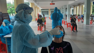 TP.HCM: 12 ca nghi mắc COVID-19 trong mẫu xét nghiệm thi tốt nghiệp THPT 2021
