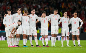 EURO 2020: Đến lúc Tây Ban Nha từ bỏ tiki taka