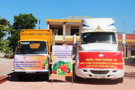 Ảnh: Shipper bất chấp nguy hiểm, tất bật mưu sinh giữa tâm dịch TP.HCM