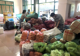 TP.HCM xem xét nới hoạt động của shipper, yêu cầu xét nghiệm hàng ngày