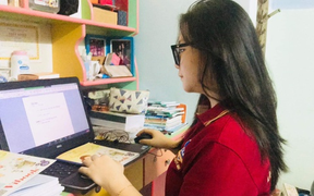 Đăng ký học thêm online cho con: Chính phụ huynh đang gây áp lực với trẻ?