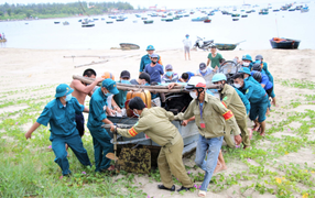 Nước lũ dâng cao, nhiều nơi ở Kon Tum bị ngập sâu sau bão số 5