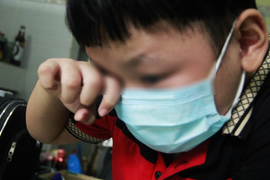 Mẹ ruột mất vì ung thư, mẹ nuôi chết vì COVID-19, ba chị em 2 lần mồ côi