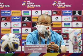 HLV Park Hang Seo: 'Không hiểu tại sao bầu Hiển nói tôi bảo thủ'