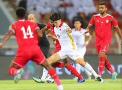 Chuyên gia: 'Tuyển Việt Nam bị thổi phạt đền do thói quen xấu của cầu thủ'