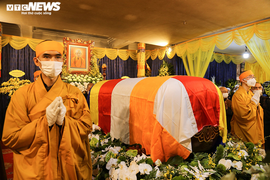 Tăng ni phật tử thành kính tiễn biệt Đại lão Hòa thượng Thích Phổ Tuệ
