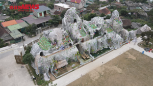 Video: Khám phá hang đá ‘khổng lồ’ đón Giáng sinh ở Hà Tĩnh