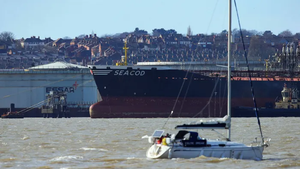 Nga tuyên bố phá hủy kho nhiên liệu lớn của Ukraine gần Lviv