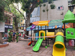 Cháy nhà, 5 người chết: Hiểm họa từ những 'chuồng cọp' chằng chịt ở khu tập thể 