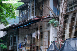 Cháy nhà, 5 người chết: Hiểm họa từ những 'chuồng cọp' chằng chịt ở khu tập thể 