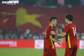 U23 Việt Nam 'thêu hoa dệt gấm', cầu thủ U23 Indonesia thẫn thờ