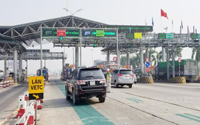 Ngày đầu buộc thu phí không dừng, cao tốc TP.HCM-Long Thành-Dầu Giây ùn ứ nhẹ 