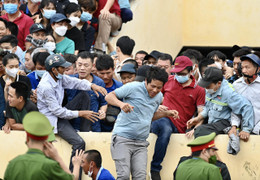 Biển người ken đặc sân Thiên Trường xem U23 Thái Lan đấu U23 Indonesia