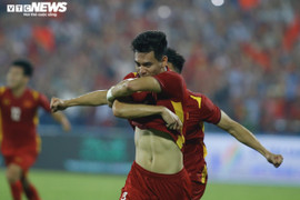 Video: Tiến Linh ghi bàn thắng vàng hạ U23 Malaysia