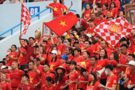 CĐV lặn lội đến Uzbekistan ủng hộ U23 Việt Nam, sao nỡ chê bai vì một lời cổ vũ?