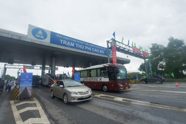 Ngày đầu buộc thu phí không dừng, cao tốc TP.HCM-Long Thành-Dầu Giây ùn ứ nhẹ 