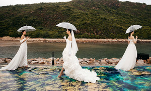 Hoa hậu Mai Phương khoe ảnh thời thơ ấu cực đáng yêu