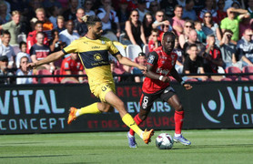 BLV Quang Huy: Quang Hải thi đấu rụt rè và an toàn