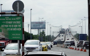 Ngày đầu buộc thu phí không dừng, cao tốc TP.HCM-Long Thành-Dầu Giây ùn ứ nhẹ 